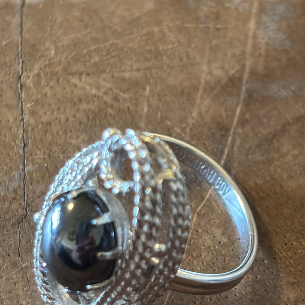 Vintage Sarah Coventry Hematite Stone Silver Tone Ring Adjustable - Picture 2 of 3